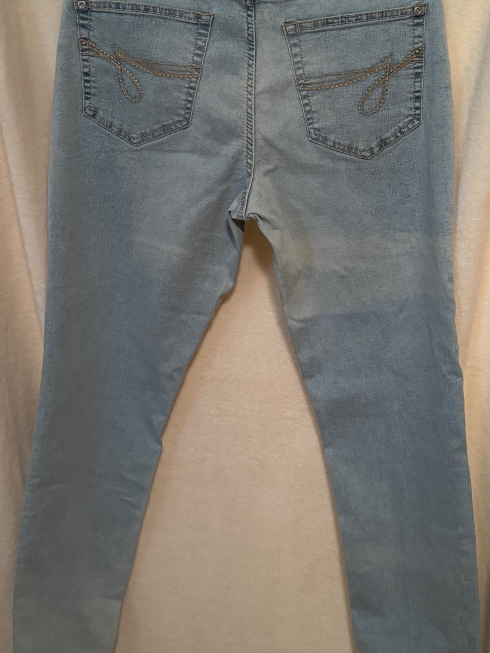 Jordache Skinny Jeans Women’s Size 12 Light Wash Stretch Denim